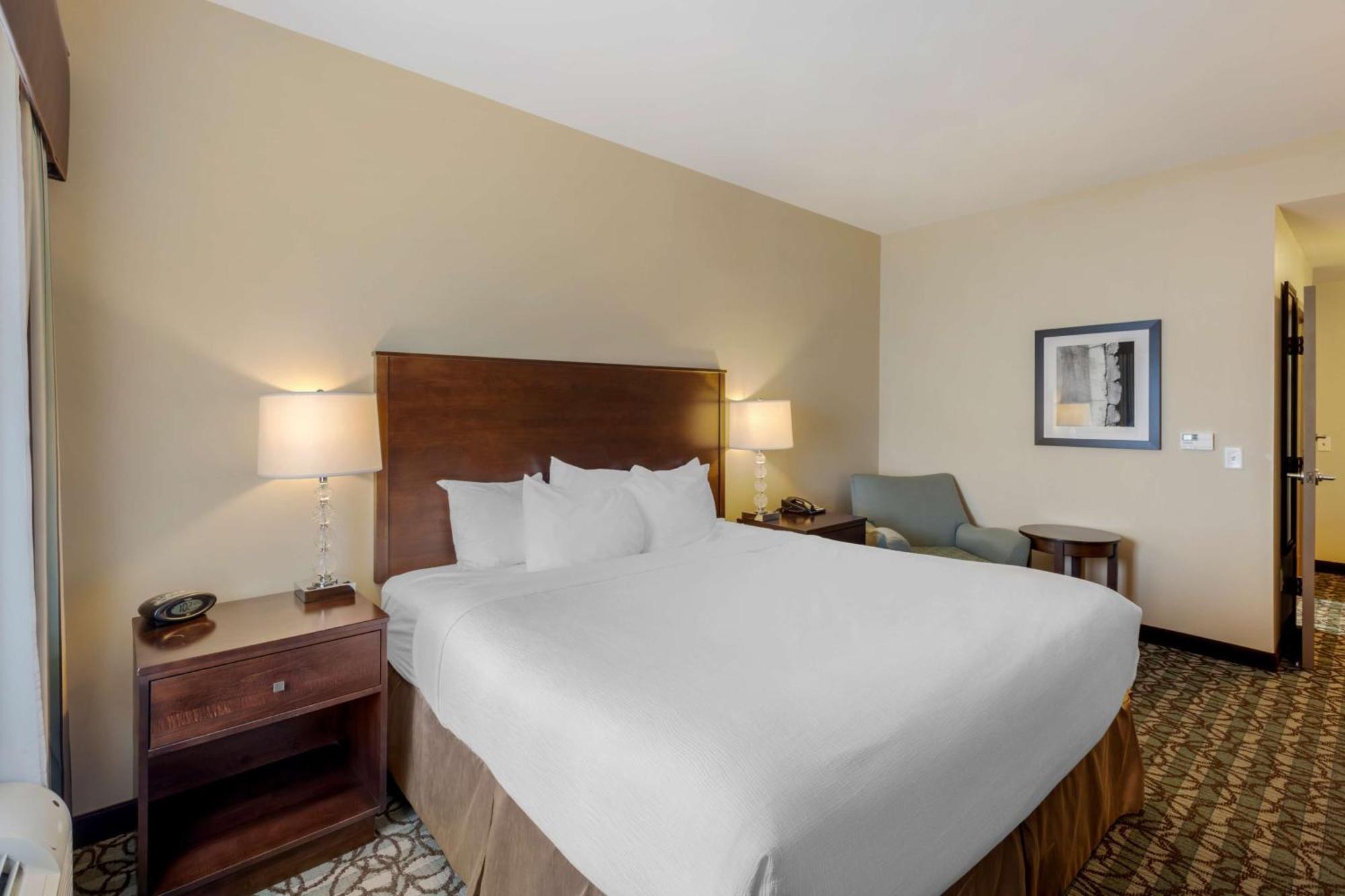 Best Western Plus Walkerton Hotel & Conference Centre エクステリア 写真