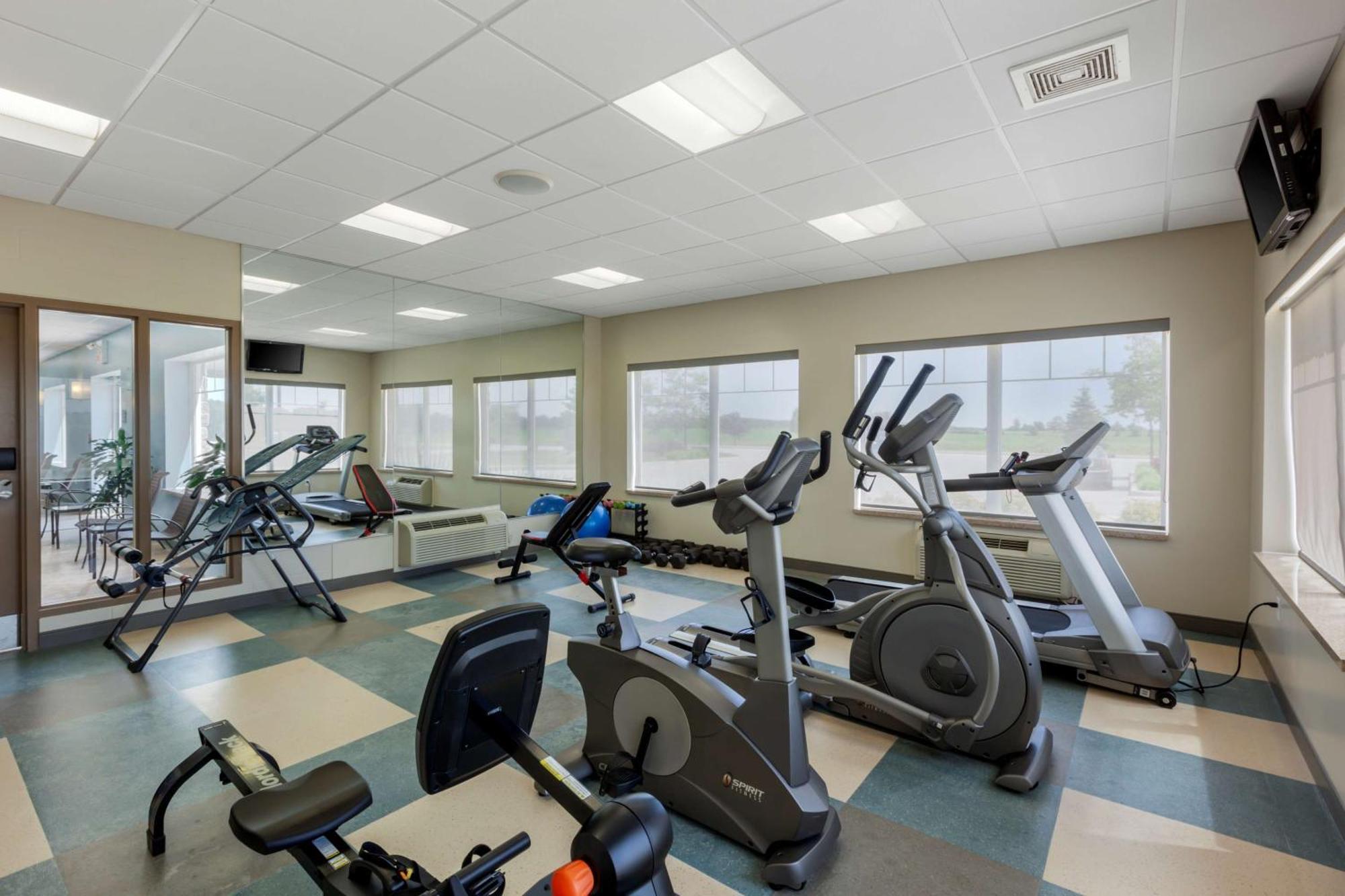 Best Western Plus Walkerton Hotel & Conference Centre エクステリア 写真