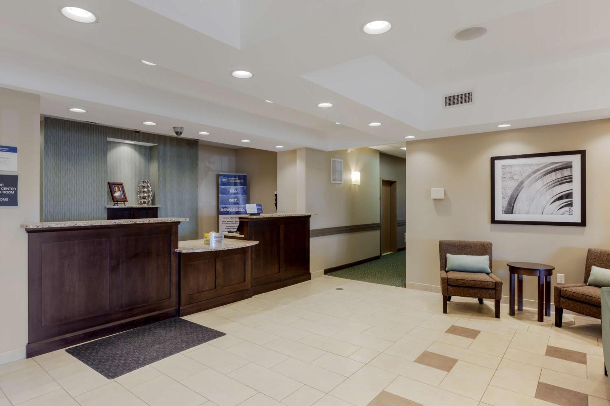 Best Western Plus Walkerton Hotel & Conference Centre エクステリア 写真