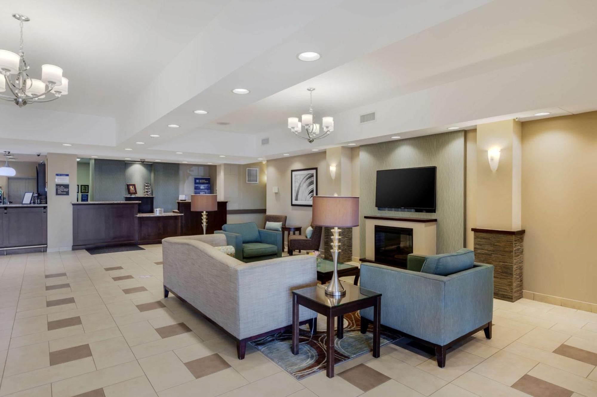 Best Western Plus Walkerton Hotel & Conference Centre エクステリア 写真
